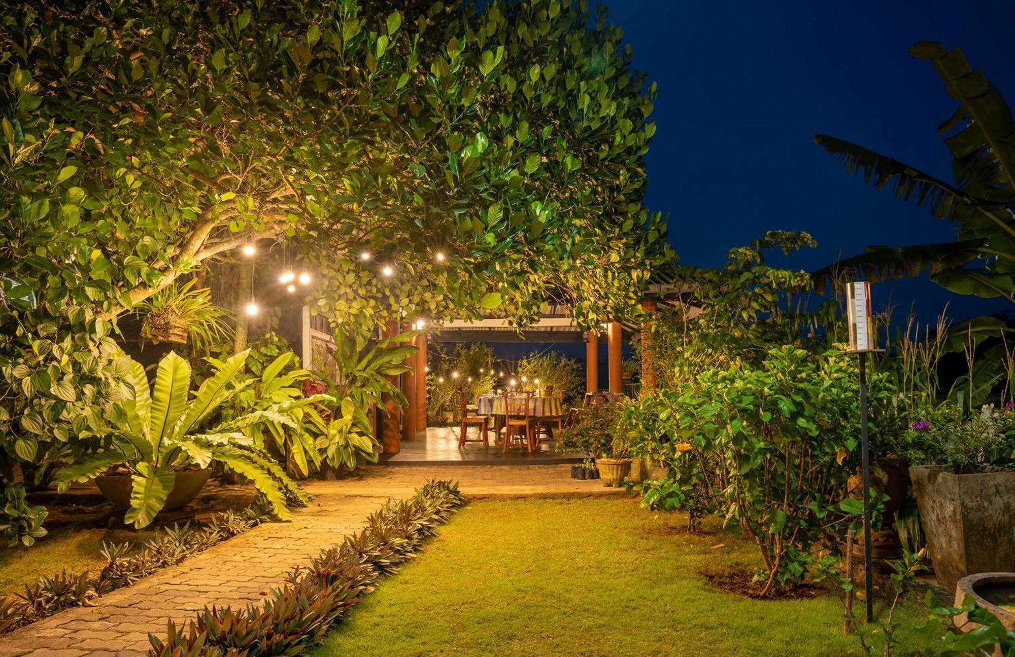Mailagama Cinnamon Residence Kataragama Extérieur photo
